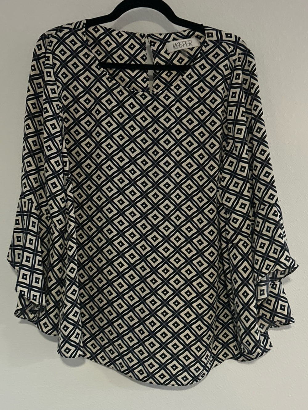 Kasper Black White and Gold Geometric Top